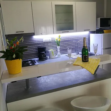 Cozy Apartament Szybenik